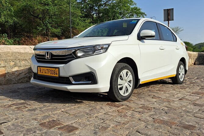 Private Transfer from Jodhpur to Udaipur - Drop-Off in Udaipur: As Near as the Taxi Can Go