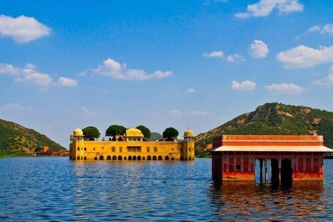 Private Transfer From Udaipur To Jaipur Via Pushkar - Who this transfer suits (and who might not love it)