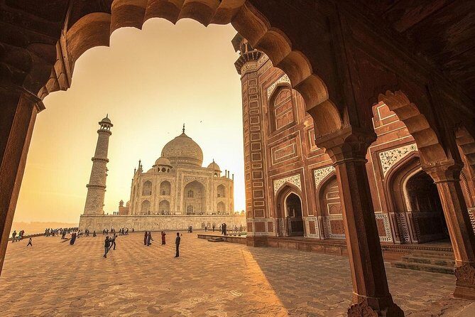 Private Trip to Taj Mahal With Front & Reverse View - Private vehicle comfort and the guide touch you’ll feel all day