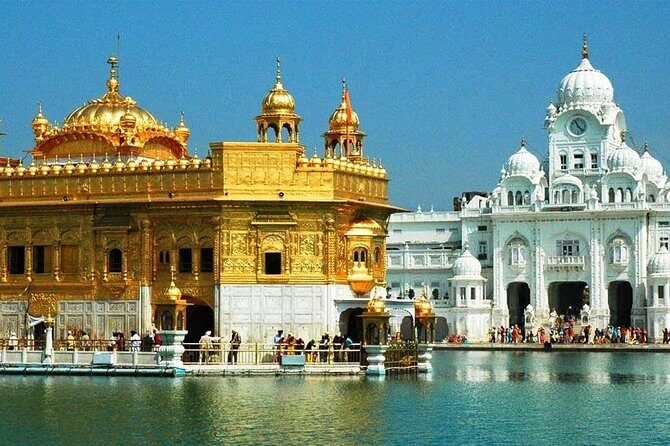 Private Wagah Border Drama and the Golden Temple with Transfer - Entering Harmandir Sahib: Golden Temple Time Is Well Spent