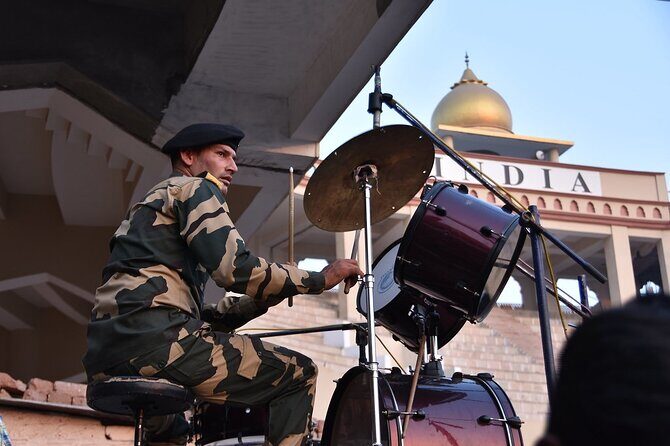Private Wagah Border Drama and the Golden Temple with Transfer - Price and Value: Is $126 a Good Deal?