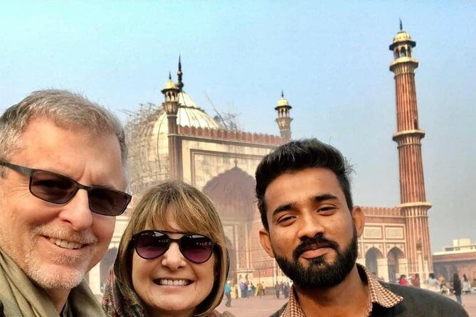 Private Walking Tour: Old Delhi including Ancient Havelis and Chandni Chowk - Kinari Bazaar and Khari Baoli: lace and spice for the senses