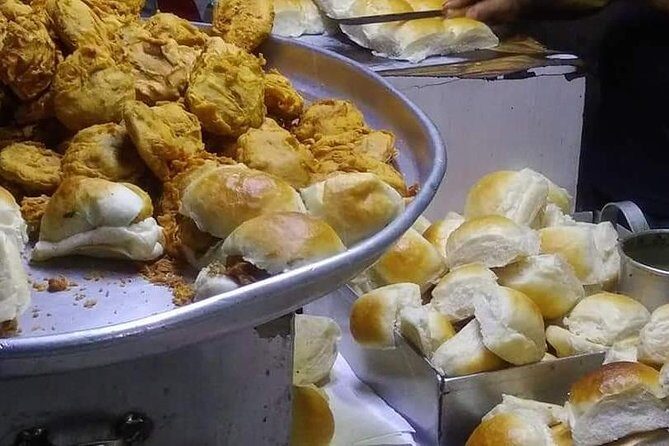 Pune Food & Snack Tasting Walking Tour - Meeting at Cafe Goodluck: the start point that actually makes sense