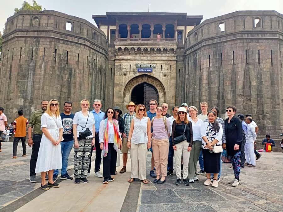Pune: Old City & Camp Cultural Walking Tour with Local Snack - Temples, palaces, and market stops that teach you how to look