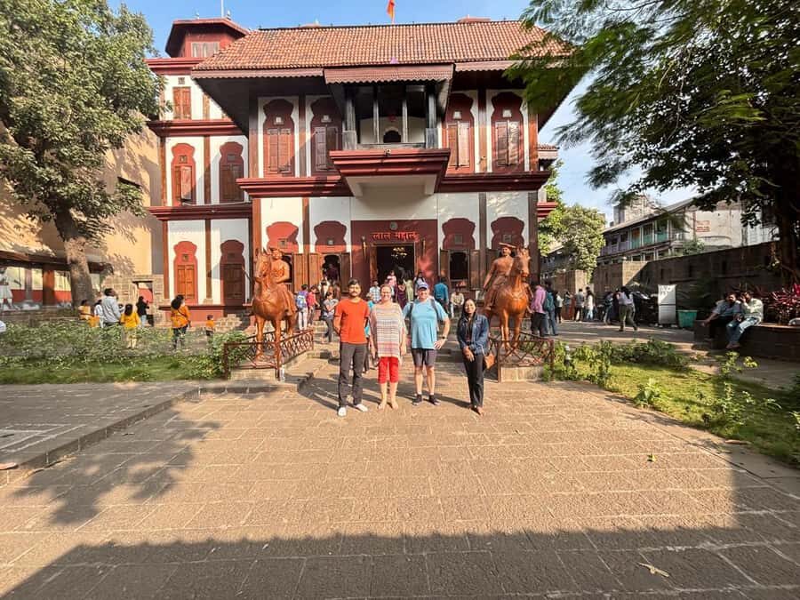 Pune: Old City & Camp Cultural Walking Tour with Local Snack - Shaniwar Wada Fort and the lanes of the Peshwa era
