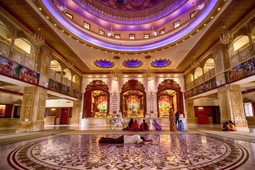 Pune: Sacred Sites Half Day Tour with Snacks (AC Car Tour) - ISKCON NVCC Pune: a different devotional style in the same afternoon