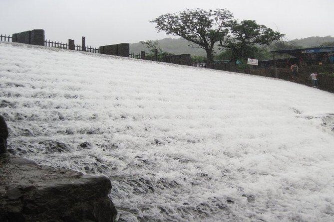 Pune to Lonavala Monsoon Drive in Private Vehicle - The AC Ride, Pickup/Drop-Off, and Your Guide’s Role