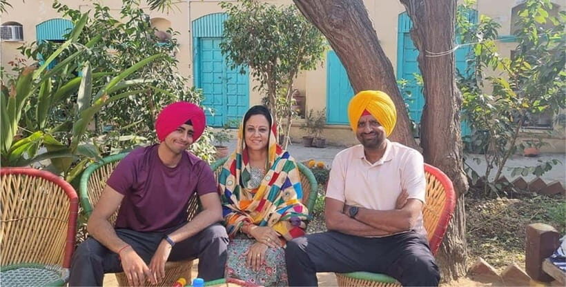 Real Amritsar Village Tour - Picking fruit and vegetables: tasting the farm you’re standing on