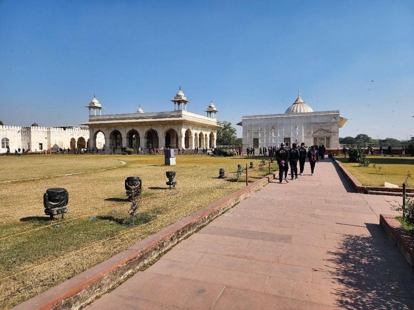 Red Fort Skip-the-Line E-tickets & guide Delhi transfers - What makes the Red Fort tour work in real life