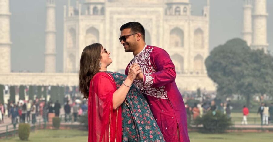 Rent a sari or kurta pajama for Taj Mahal visit & picture - Key highlights worth caring about