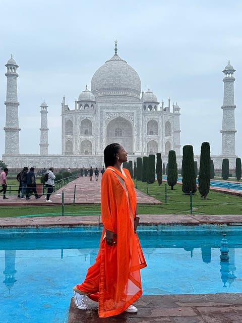 Rent a sari or kurta pajama for Taj Mahal visit & picture - Why dressing for the Taj Mahal can be the best upgrade