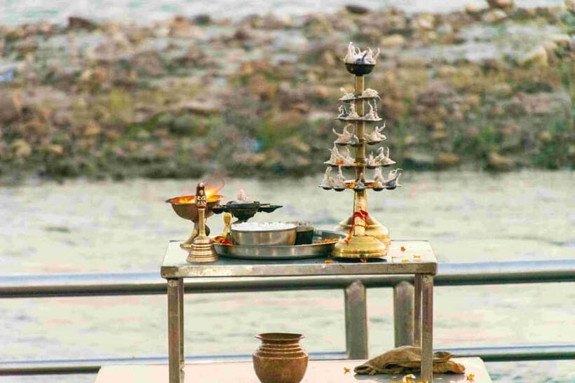 Rishikesh Full Day Guided Sightseeing Tour with Ganga Aarti - Triveni Ghat: your first real taste of the Ganges