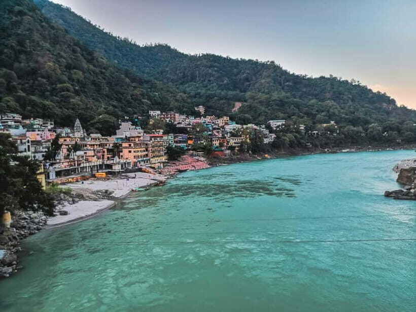 Rishikesh Spiritual Evening Tour with Sacred Ganga Aarti - Ganga Beach and Ram Jhoola Ganga Ghat: two different moods