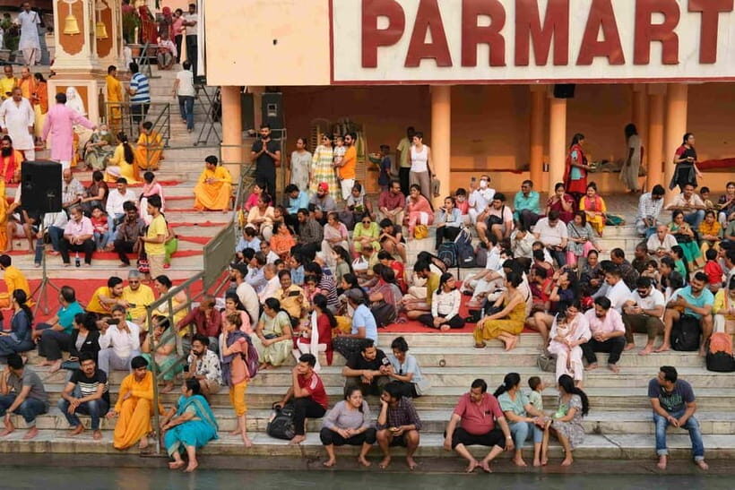 Rishikesh Spiritual Evening Tour with Sacred Ganga Aarti - Parmarth Niketan: the Grand Ganga Aarti moment