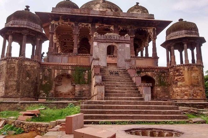 Round Trip Transfers to Ranthambore Fort Ganesh Temple in a Gypsy - Ranthambore Fort: Ruins, Temples, Monkeys, and Those Steps