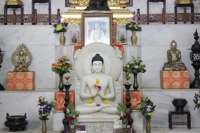 Sacred sites Mumbai tour: Hinduism, Christianity, Judaism & more - Nipponzan Myohoji Budha Temple: the Japanese Buddhist thread