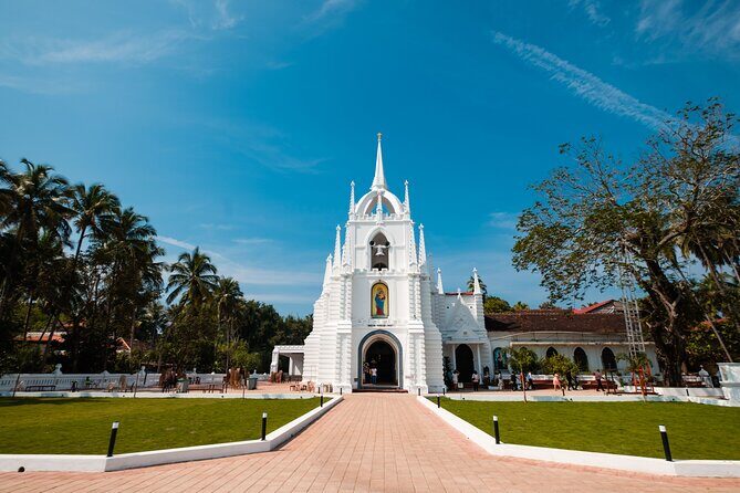 Saligao Village Saunter by Make It Happen - Indo-Portuguese wards, chapel, and cemetery: the architecture you came for