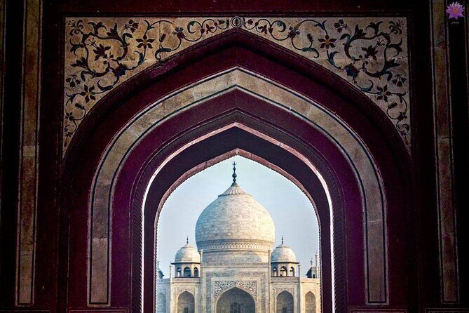 Same Day Agra Taj Mahal Tour by Express Train From Delhi - Breakfast and supper on the train: the comfort win
