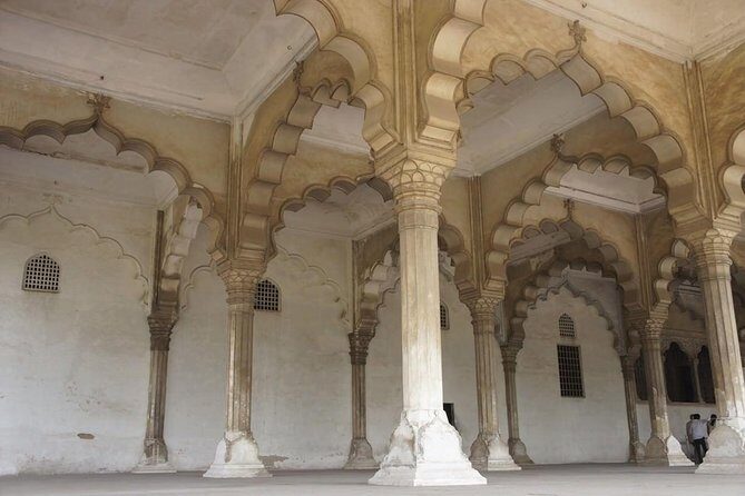 Same Day Agra Tour From Hyderabad with Return Flight - Meals and little extras that save your energy