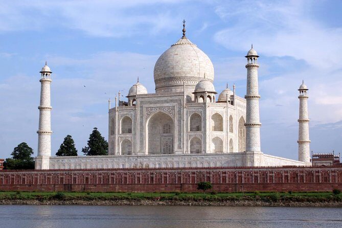 Same Day Agra Tour With Taj Mahal from Bangalore By Return Flights - Flying Bangalore to Delhi: why the air link is the secret sauce