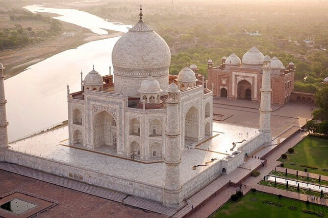 Same Day Agra Trip by Car from Delhi - All Inclusive - Taj Mahal: entry included, plus the battery bus