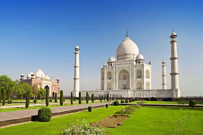 Same day by Gatimaan Express -TAJ & FORT - Morning in Delhi: pickup and the Gatimaan Express advantage