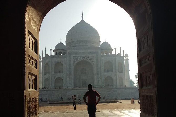 Same Day Delhi Agra Delhi Tour by private Car - The real value: timing + a private car that behaves