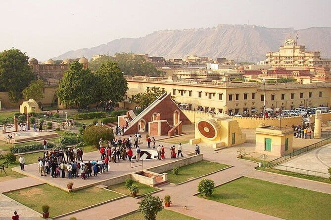 Same Day Jaipur Tour By Car - Royal Gaitor Tombs: A Breather Under Nahargarh Fort