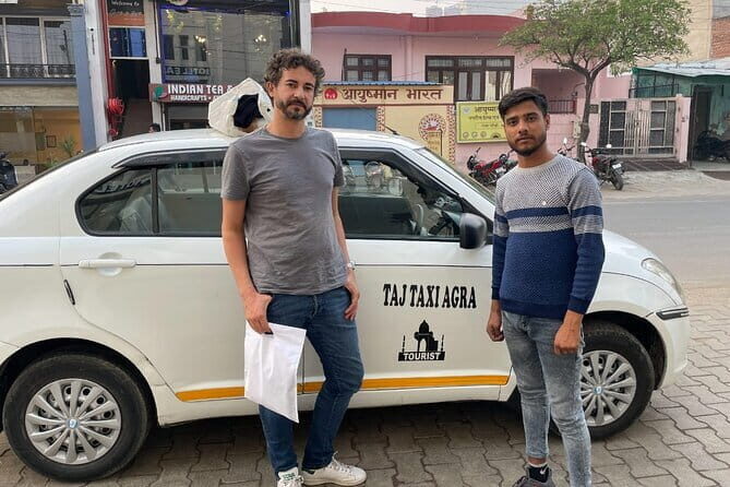 Same Day luxury Taj Mahal and Agra Fort Tour from Delhi by Car - Lunch at DoubleTree by Hilton Agra: included only if you choose it