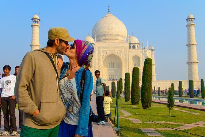 Same Day Luxury Tour to Taj Mahal & Agra Fort - Guides that help you move (and understand what you’re seeing)