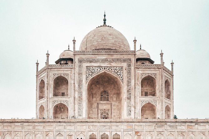 Same day Taj mahal and agra fort tour by car - Lunch at DoubleTree by Hilton Hotel Agra: included stop, drinks not included