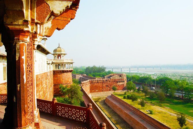Same Day Taj Mahal and Agra Tour from Ahmedabad with Flights - Buffet lunch at Pinch Of Spice: where the pace either helps or hurts