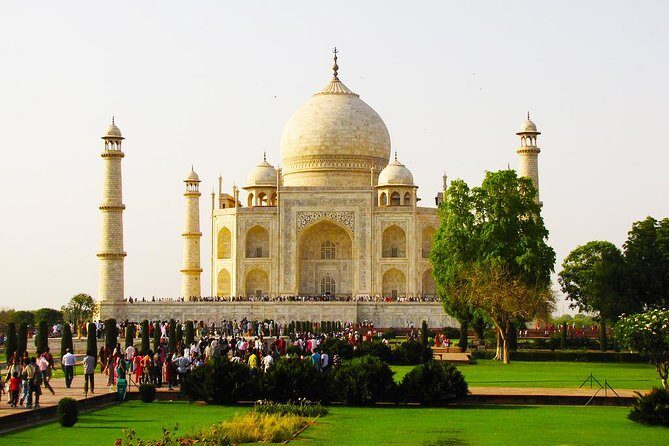 Same Day Taj Mahal and Agra Tour from Ahmedabad with Flights - Taj Mahal at 10:00 a.m.: what you should expect on a tight schedule