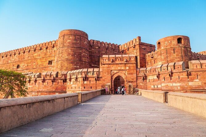Same Day Taj Mahal Tour by car - Lunch at DoubleTree by Hilton Agra: a real break, not a snack run