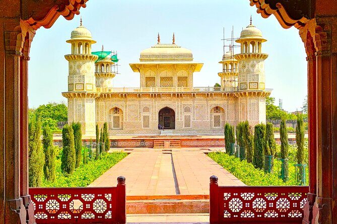 Same Day Taj Mahal Tour by car - Comfort and group setup: a private car that actually matters