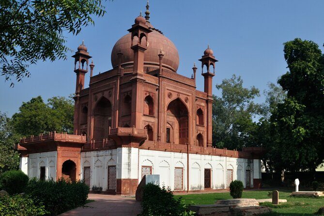 "SAME DAY" The City of Taj mahals Tour "The Taj...The Baby Taj and The Red Taj" - Yogesh Sharma (Yogi) and why the stories matter
