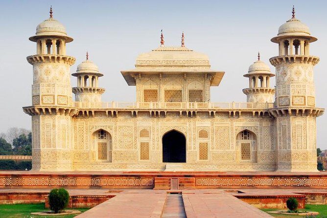 Same-Day Wonders: Taj Mahal & Agra Fort Tour from Hyderabad - Guides Who Make It Click: Subhash, Arum, and RK Sharma