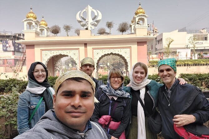 Sanjay Colony Slum & Old delhi Street Food Tasting tour - The Metro Transfer to Old Delhi: Where Your Energy Gets Re-Used