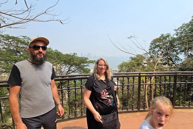 Sanjay Gandhi National Park+ Kanheri Caves + Temple +Tigar Safari - Stop 3: Jain temple break inside the woods (about 20 minutes)