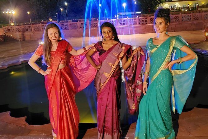 Saree Draping - Timeless elegance of traditional Indian Saree - Your Saree Kit Gift: Saree, Blouse, Petticoat
