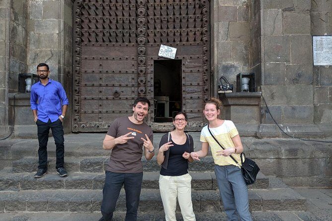 Shaniwar Wada Walking Tour - Markets, Dagdusheth Halwai Temple, and Ganesh idols in the lanes