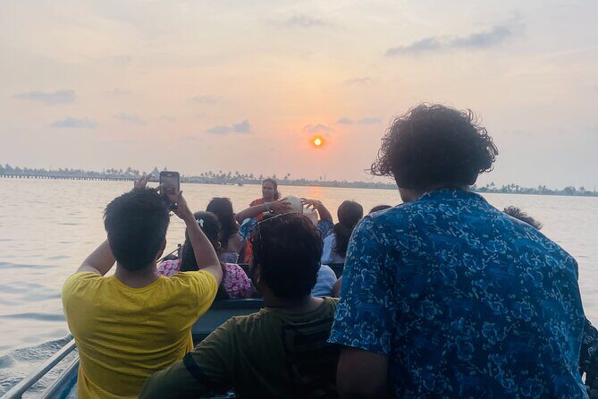 Shikara Boat Tour Alleppey Backwater Fantastic Boat Cruise - Choosing your time on Vembanad and the canal chain