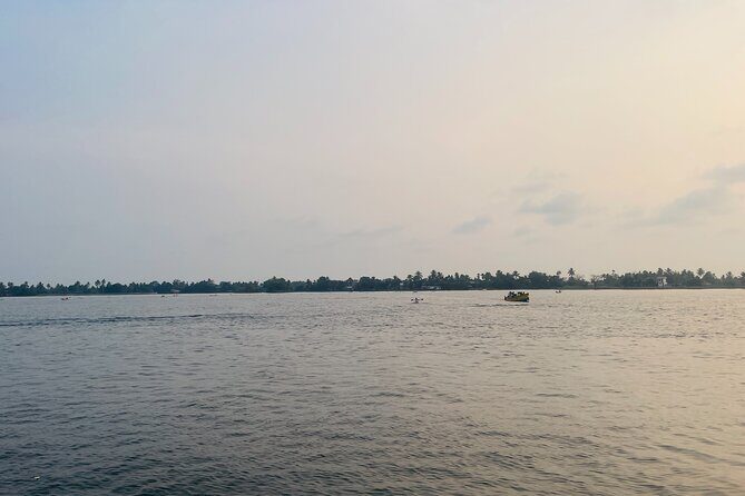 Shikara Boat Tour Alleppey Backwater Fantastic Boat Cruise - Punnamada Lake and Nehru Trophy boat-race energy