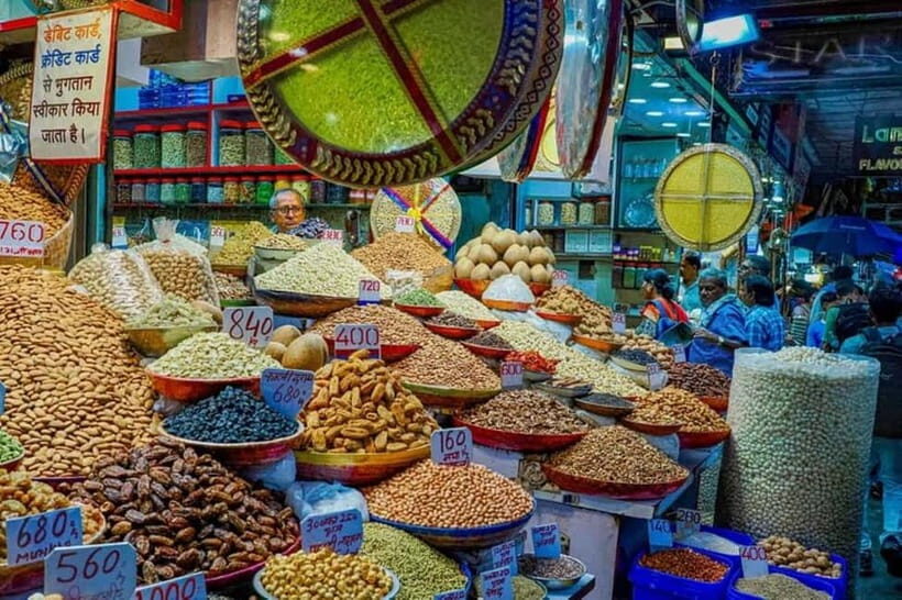 Shopping Tour of Old Delhi and New Delhi With Guide - Hauz Khas Village: between historic ruins and modern designer shops