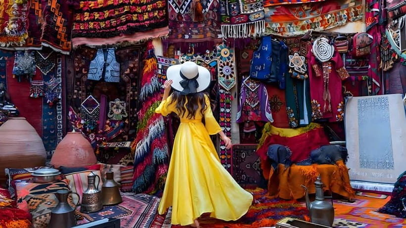 Shopping Tour of Old Delhi and New Delhi With Guide - Entering Chandni Chowk: perfume, jewelry, sweets, and lane-walking chaos
