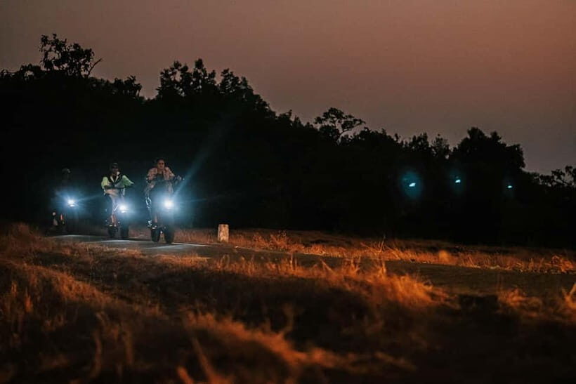 Short E-Cycle/Bike Tour: Serene Trails of Udaipur - Gliding Toward Fateh Sagar Lake, One Quiet Loop at a Time