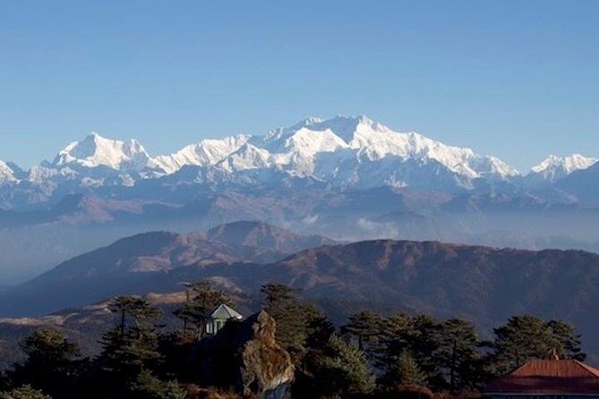 Singalila Ridge Trek from Darjeeling - 6 Days - Day 2: The steep push to Sandakphu and the boundary-ridge magic