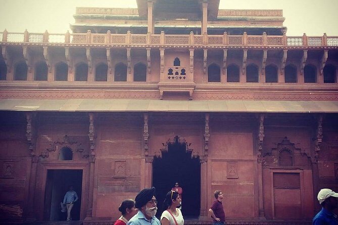 Skip-the-Line: Agra Fort Entrance Ticket with Guided Tour - Guides and pacing: what makes the experience feel personal
