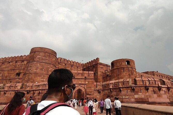 Skip The Line Taj Mahal Agra Fort Car & Tour Guide From Agra - What the Private Guide Adds (Beyond Pointing and Saying Go)