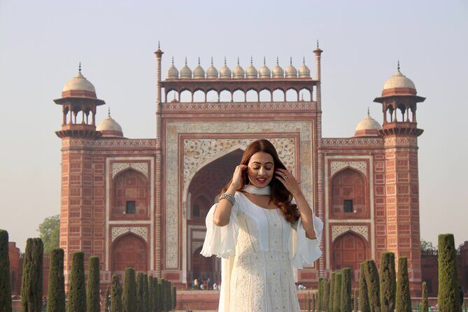 Skip-The-Line Taj Mahal Guided Tour with Flexible Options - Entering Taj Mahal with a live guide (and how the 3 hours can work)